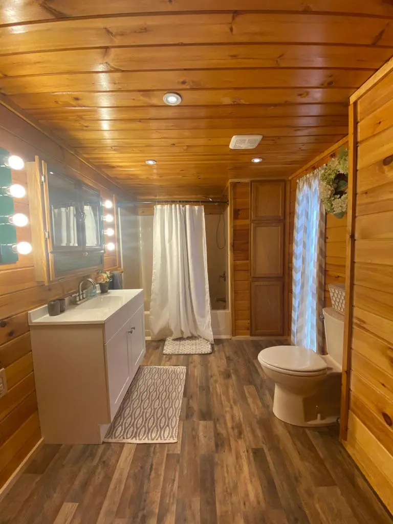 hideaway cabin main level bathroom