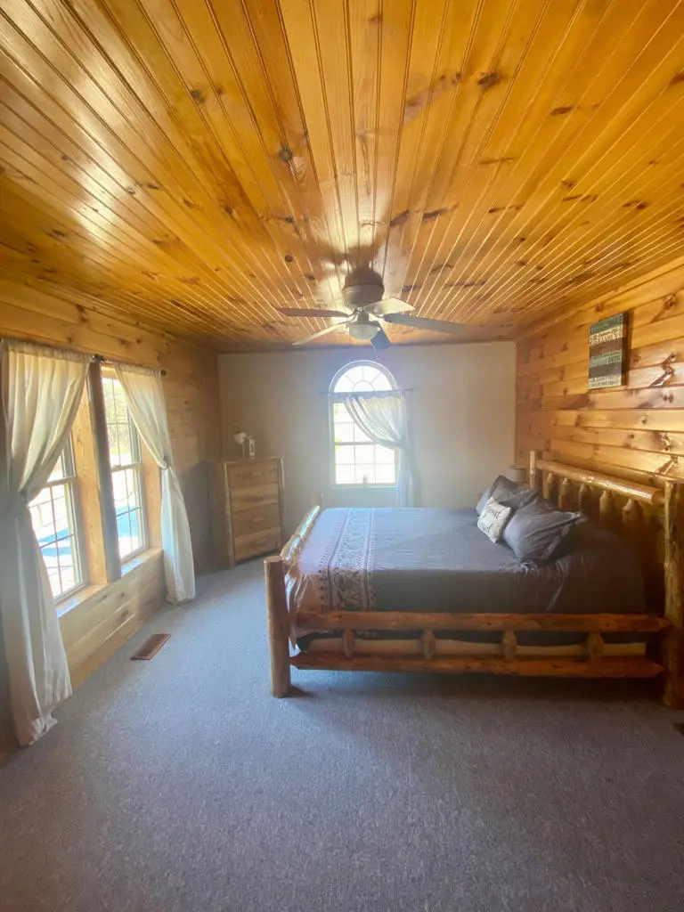 hideaway cabin queen bed